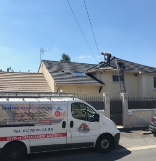 Nettoyages toiture - installation hydrofuge coloré à Gagny