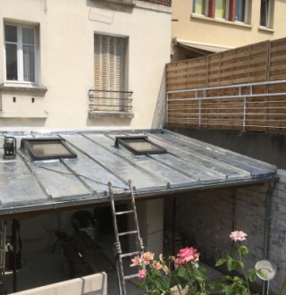 remplacement véranda - création charpente bois et le toit en zinc à Gagny